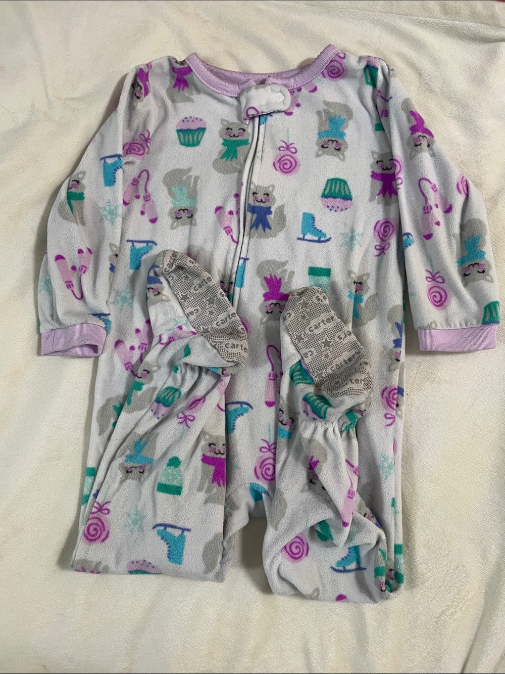 ❤️Carter's Lavender and Teal Winter Print with kitties Fleece Footed Pajamas
